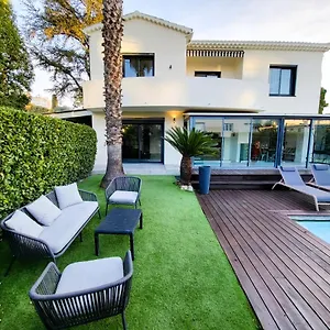 Villa Bel Air Cannes: Renovated Beachfront Retreat With Pool, Cannes