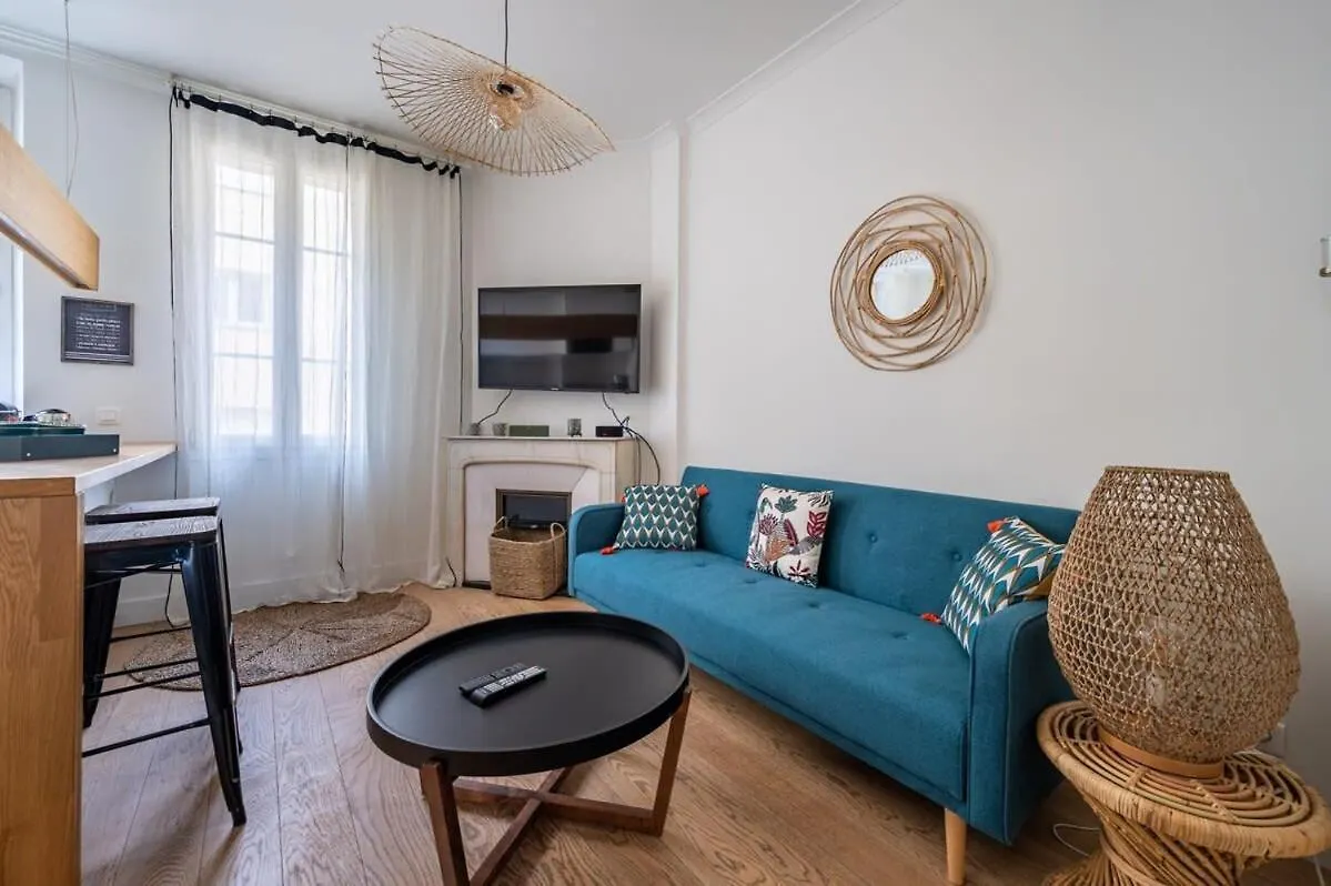 B016 - Beautiful Apt For 4 - Cannes Center Apartment