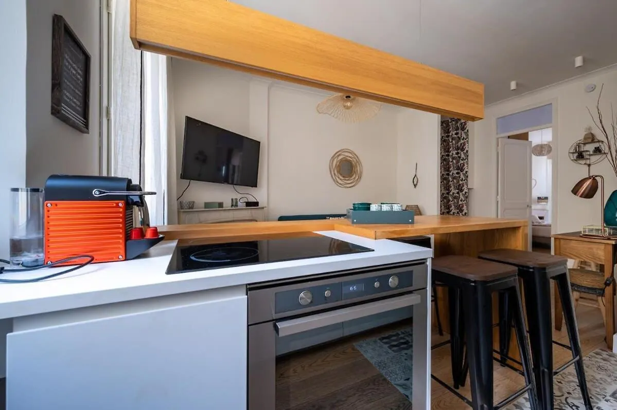 B016 - Beautiful Apt For 4 - Cannes Center